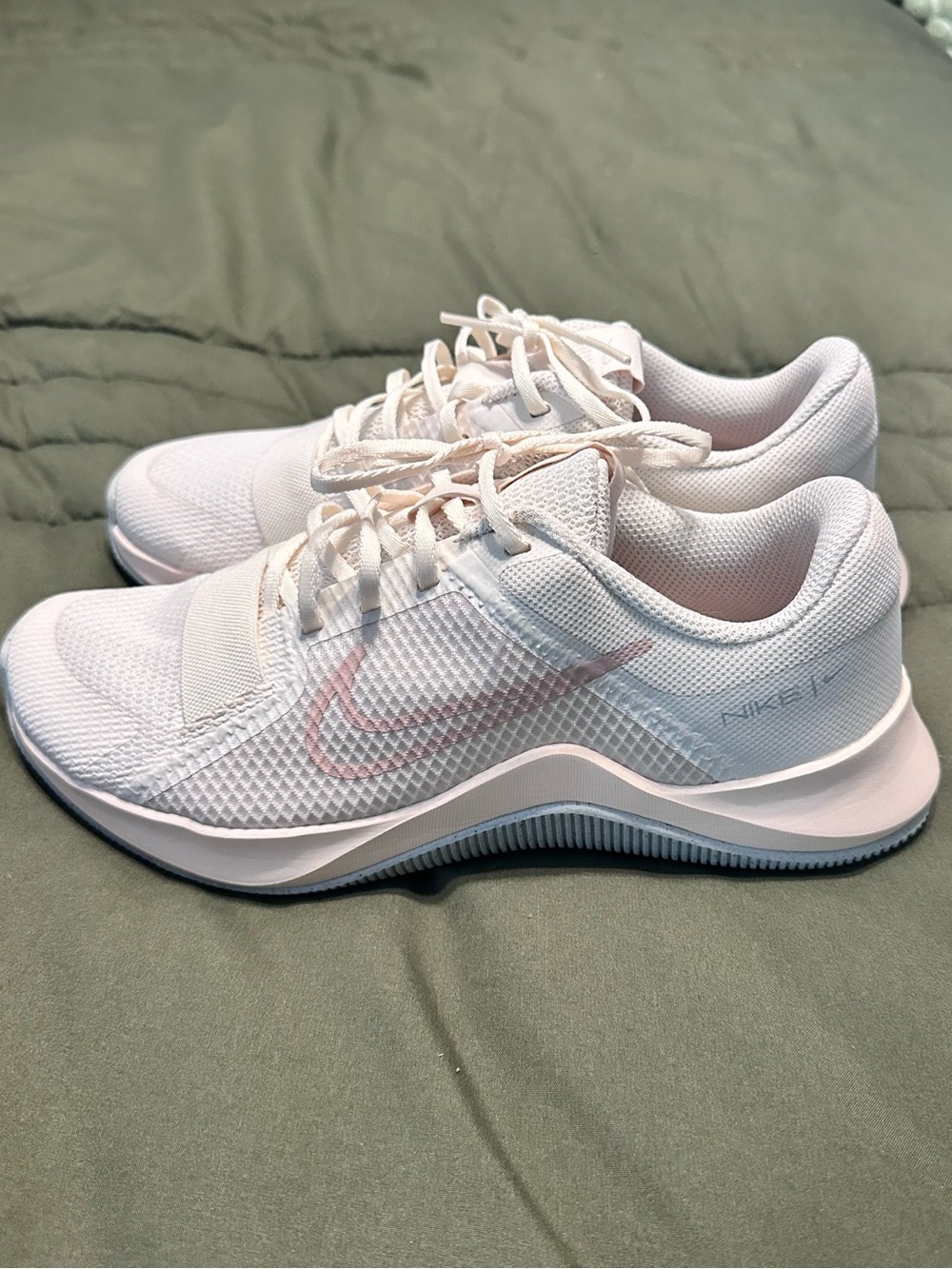Nike Women’s Light Pink Mesh Training Sneakers - Picture 7 of 11